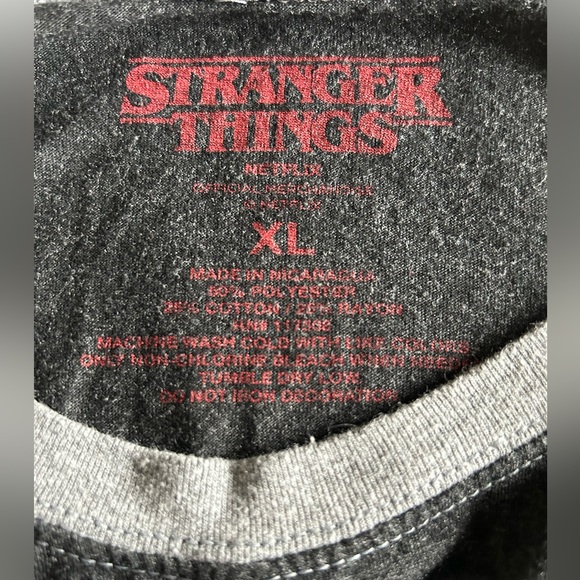 Stranger Things tshirt official merchandise of Netflix unisex - Picture 4 of 8